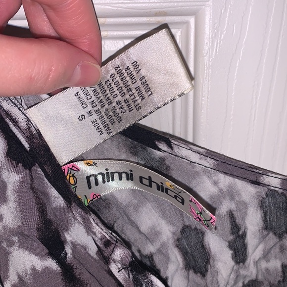 SUPER CUTE ROMPER! - Picture 6 of 6